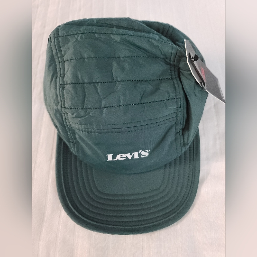 Levi's Cap with drawstring closure.